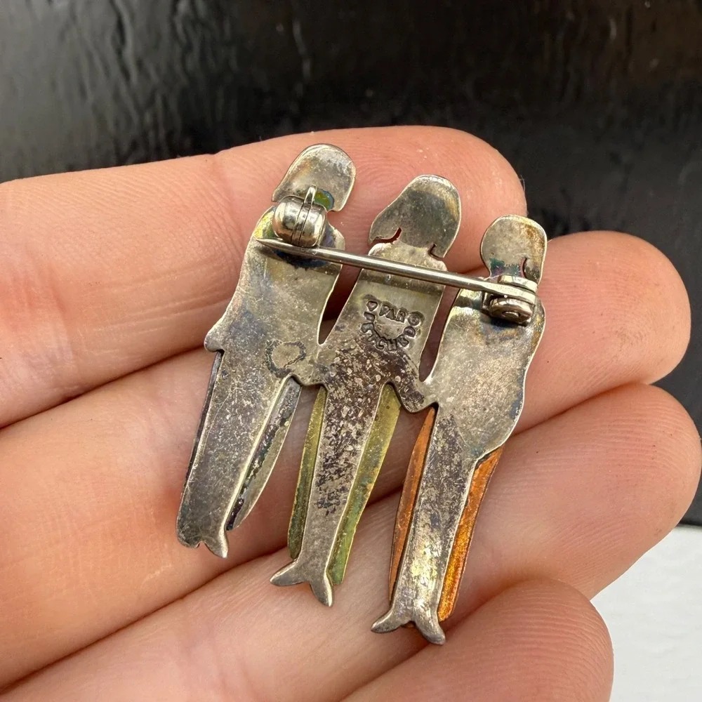 Vintage Far Fetched Brooch Mixed Metal Sisters Friends Heart Signed Gold